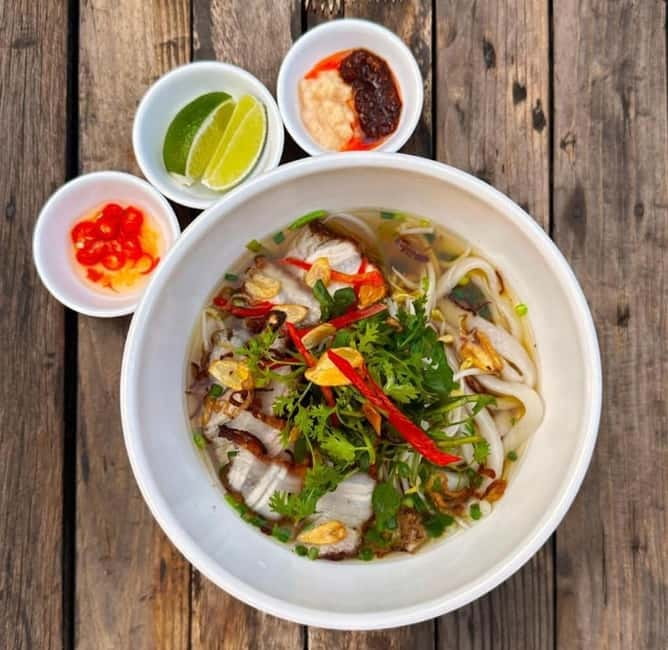 Phnom Penh: Street Art and Noodle Tour by Tuk Tuk - Why a tuk tuk street-art-and-noodle route beats a random food crawl