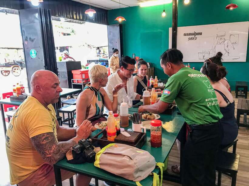 Phnom Penh: Street Art & Food Tour by Tuk-Tuk - Tips so you enjoy it, not just tolerate it