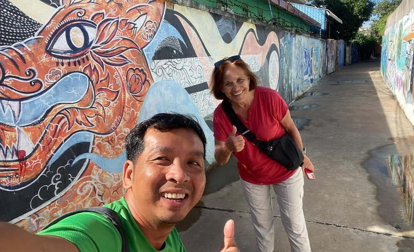 Phnom Penh: Street Art & Food Tour by Tuk-Tuk - Learning the Market Game: Herbs, Produce, and Handmade Souvenirs