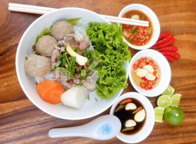 Phnom Penh: Street Art & Food Tour by Tuk-Tuk - Boeng Keng Kang Market Breakfast: Soup, Pork Rice, and Coffee