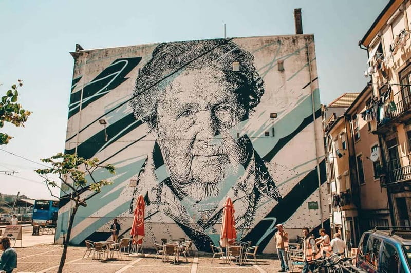Porto Tour: Street Art & Architecture Experience 3h - Vhils and Odeith: reading the murals like public storytelling