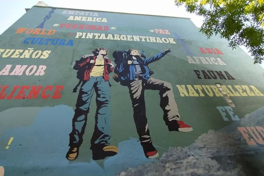 Premium Argentinian Wine and Malbec Tasting & Urban Art Tour - Urban Art History on a Short Stroll