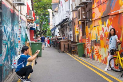 Private Street Art Tour in Singapore - The 3-hour flow: pickup, photo pauses, and neighborhood storytelling
