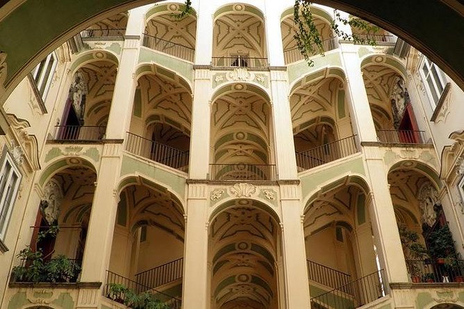 Rione Sanità tour among baroque, revival, street art & food - The “twin architectures” palazzi: Palazzo San Felice and Palazzo dello Spagnolo