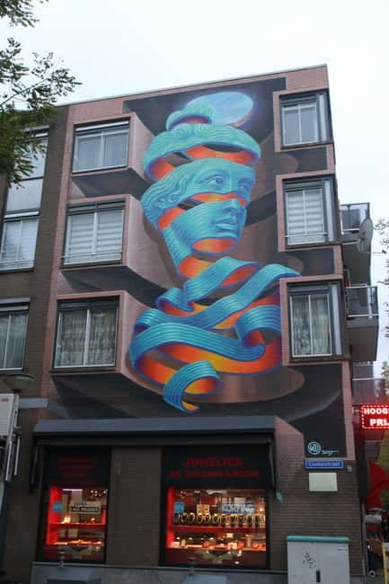 Rotterdam Street Art tour: Including specialised guide - Where the tour starts in Rotterdam Central Station Hall