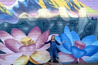 Sacramento Street Art Walking Tour - See the Murals Sacramento is Famous For - Meeting at Rick’s Dessert Diner and Getting in the Right Headspace