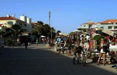 Sal island: Santa Maria city tour, street art and tapas - Pontão and the salt-to-fishing story at the pier