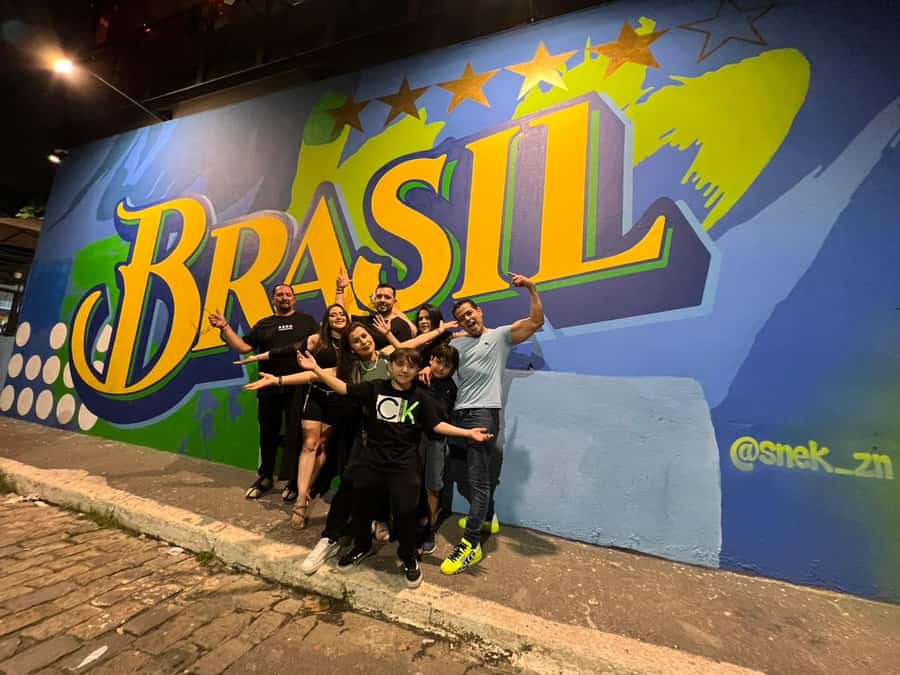 São Paulo: Bar and Street Art Crawl with Local Guide - The First Bar Stop: Drinks, Conversation, and Getting Your Bearings