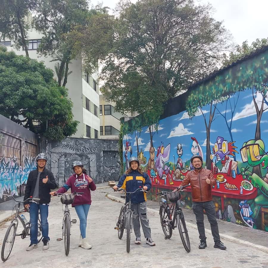 São Paulo: Street Art Bike Tour - Avenida Paulista and Casa das Rosas: fast views, then a quiet reset