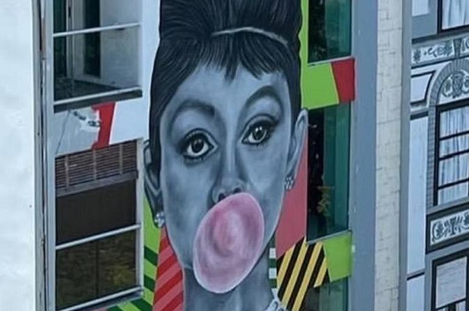 Street Art & Cemetery Cultural Tour - half day - Should you book it? My decision guide