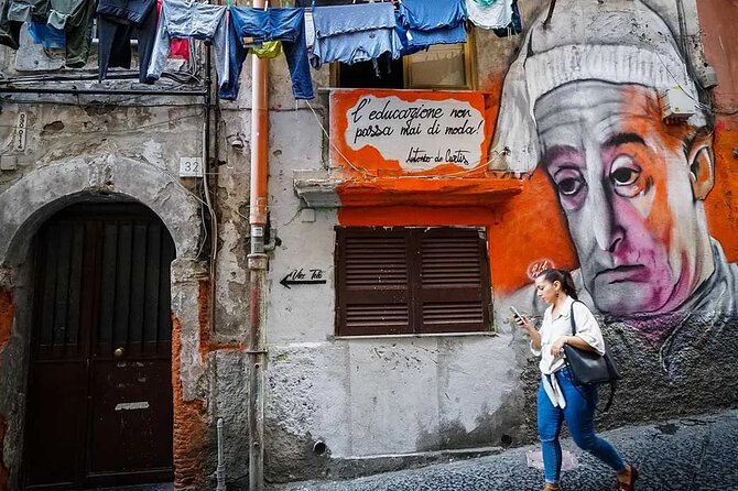Street Art of Spanish Quarters and Maradona Tour - What to bring (and what to skip)