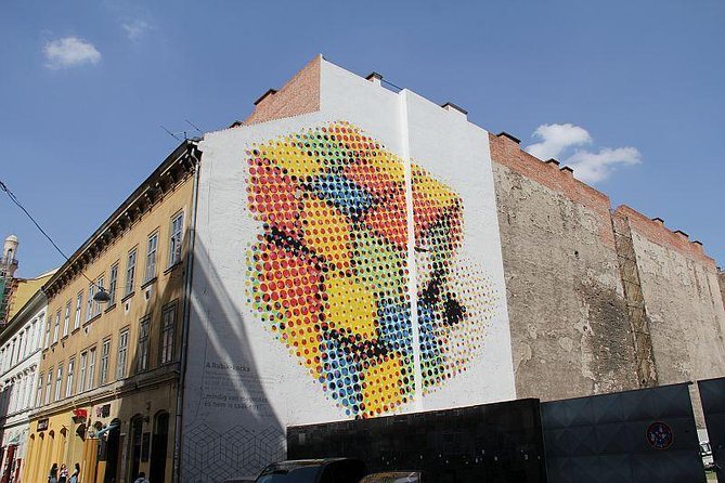 Street Art Tour Budapest - Street art in the Jewish Quarter: why this area makes sense