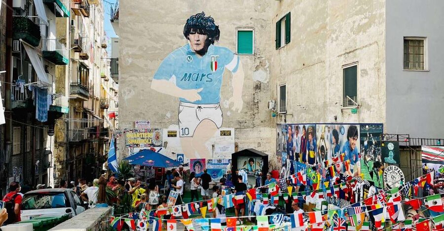 Street art tour of the Spanish Quarters & Maradona idol - Street art that feels like Naples’ backstage pass
