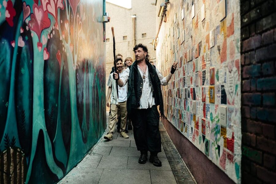 Street Art Walking Tour - What you’ll see: murals, graffiti styles, stickers, and paste-ups