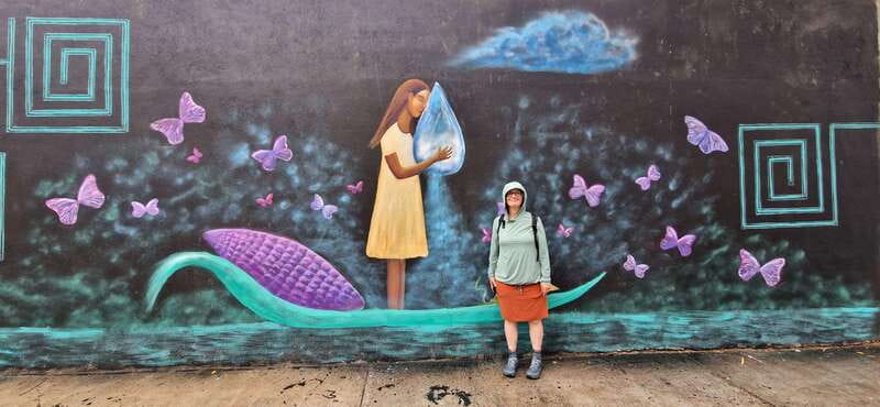 Street Art with an artist - Photo session that doesn’t feel awkward