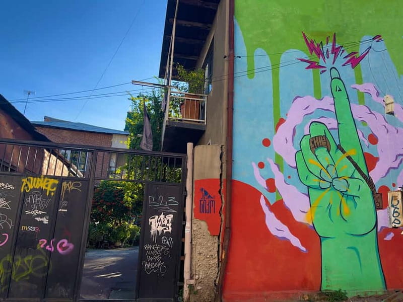 Tbilisi: 100+ Graffiti & Murals, Street Art Guided Tour - Pickup, Coffee, and a Pace That Actually Fits 2–5 Hours