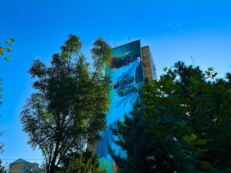 Tbilisi: 100+ Graffiti & Murals, Street Art Guided Tour - Lunch and Break Time: A Realistic Way to Keep Energy Up