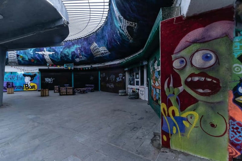 Tbilisi: Street Art and Graffiti Guided Walking Tour - Moving into newer parts: university streets and fresh contrasts