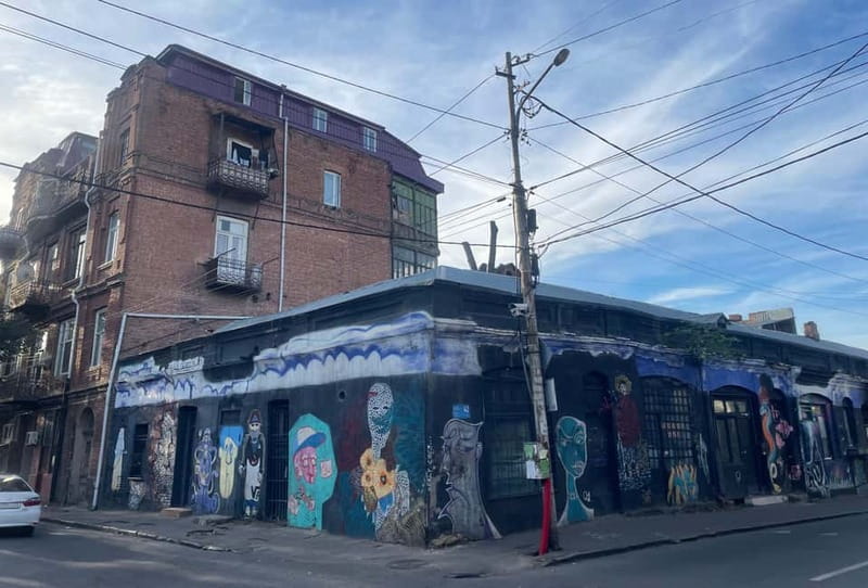 Tbilisi: Street Art & Dezerter Bazaar Tour w/ Tastings - How Much Walking and What to Wear
