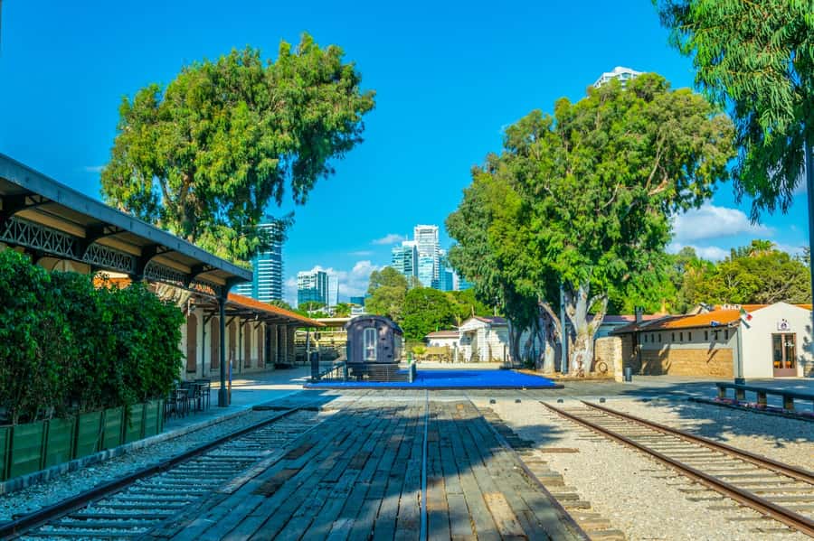 Tel Aviv: Florentin Saturday Walking Tour - Neve Tzedek’s restored streets and architectural details (1.5 hours)