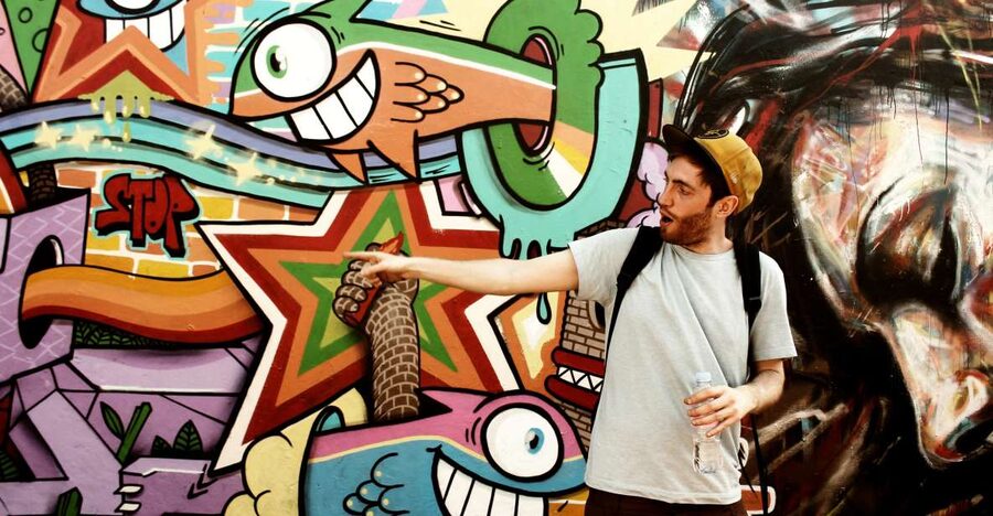 The Original London Street Art Tour (French) - East London street art works best on foot