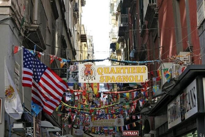 The Spanish Quarters, Street Art and Local Market Tour in Naples - Key things you’ll notice on this Spanish Quarter tour