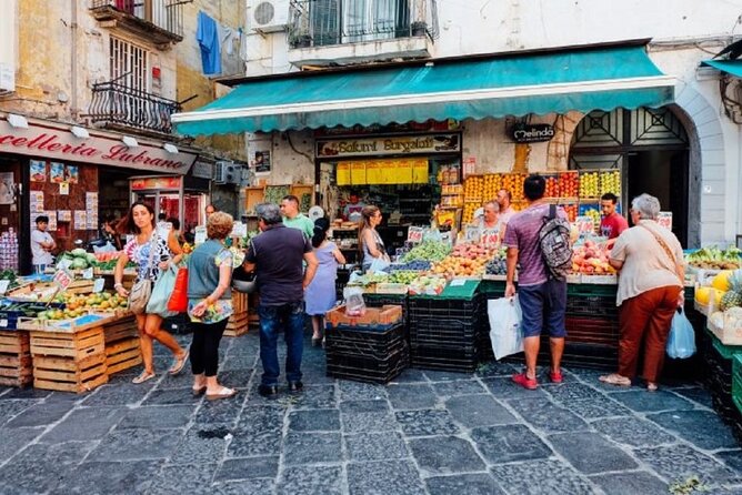 The Spanish Quarters, Street Art and Local Market Tour in Naples - Why headsets and a max group size are a big deal here