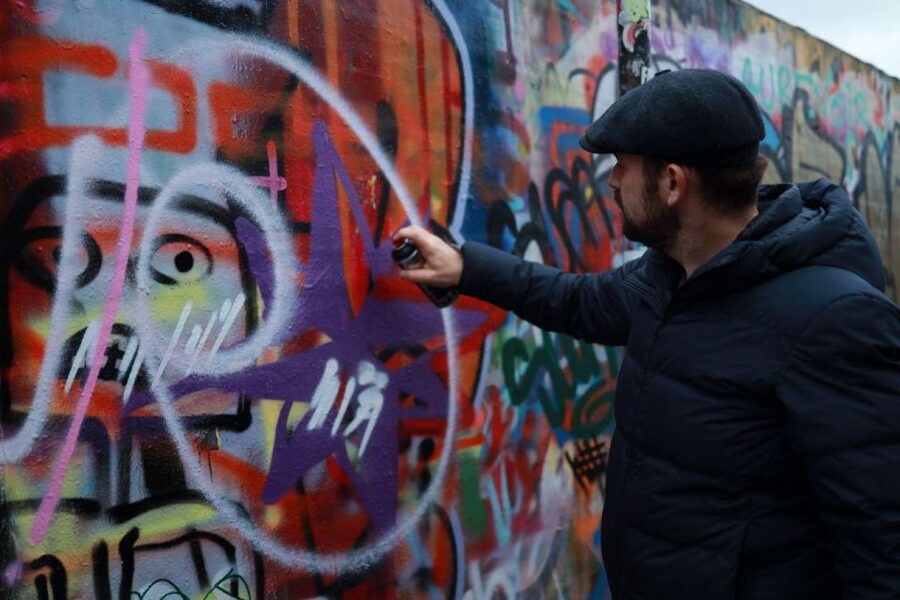 Urban Canvas: Exploring Shoreditch's Vibrant Street Art - What you’ll notice on the walls (and what the guide teaches)