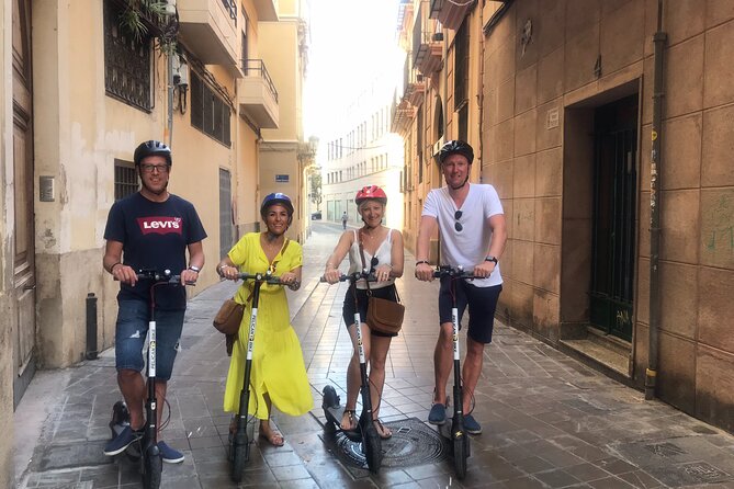 Valencia Street Art | Small Group Guided Tour by Bike - Getting started at Pelican Bike Rentals and Tours