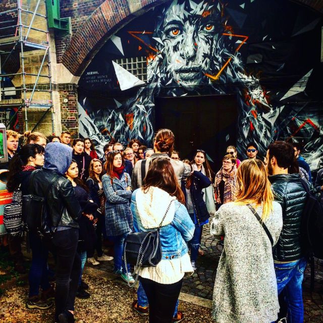 Vienna: 2-Hour Street Art Tour - Small-group energy versus route surprises
